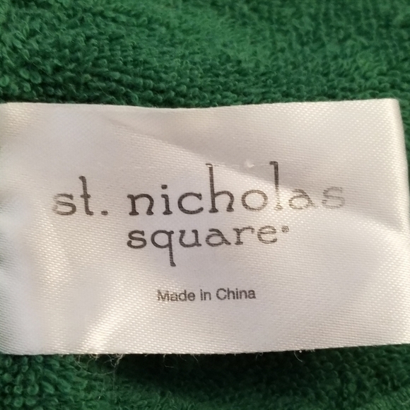 Christmas Hand Towels Deck The Palms 15 x 22 100% Cotton St Nicholas Square - Picture 2 of 3